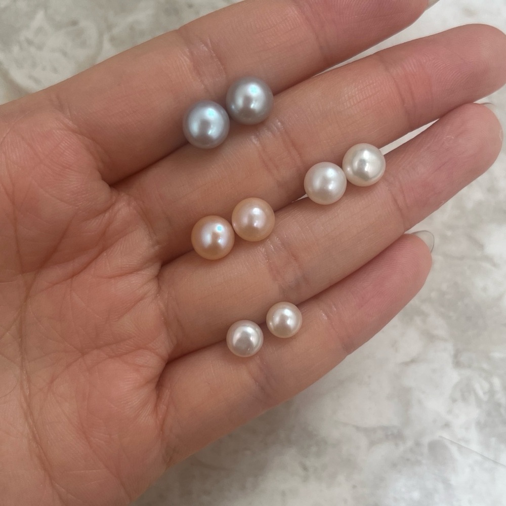 Freshwater pearl studs (925 silver)